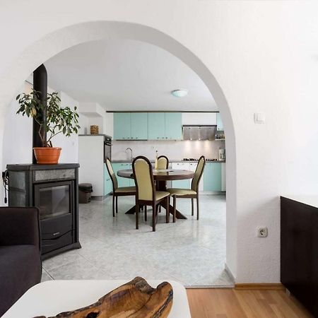 Apartmani Vinko Tribunj-Sovlje Tribalj Buitenkant foto