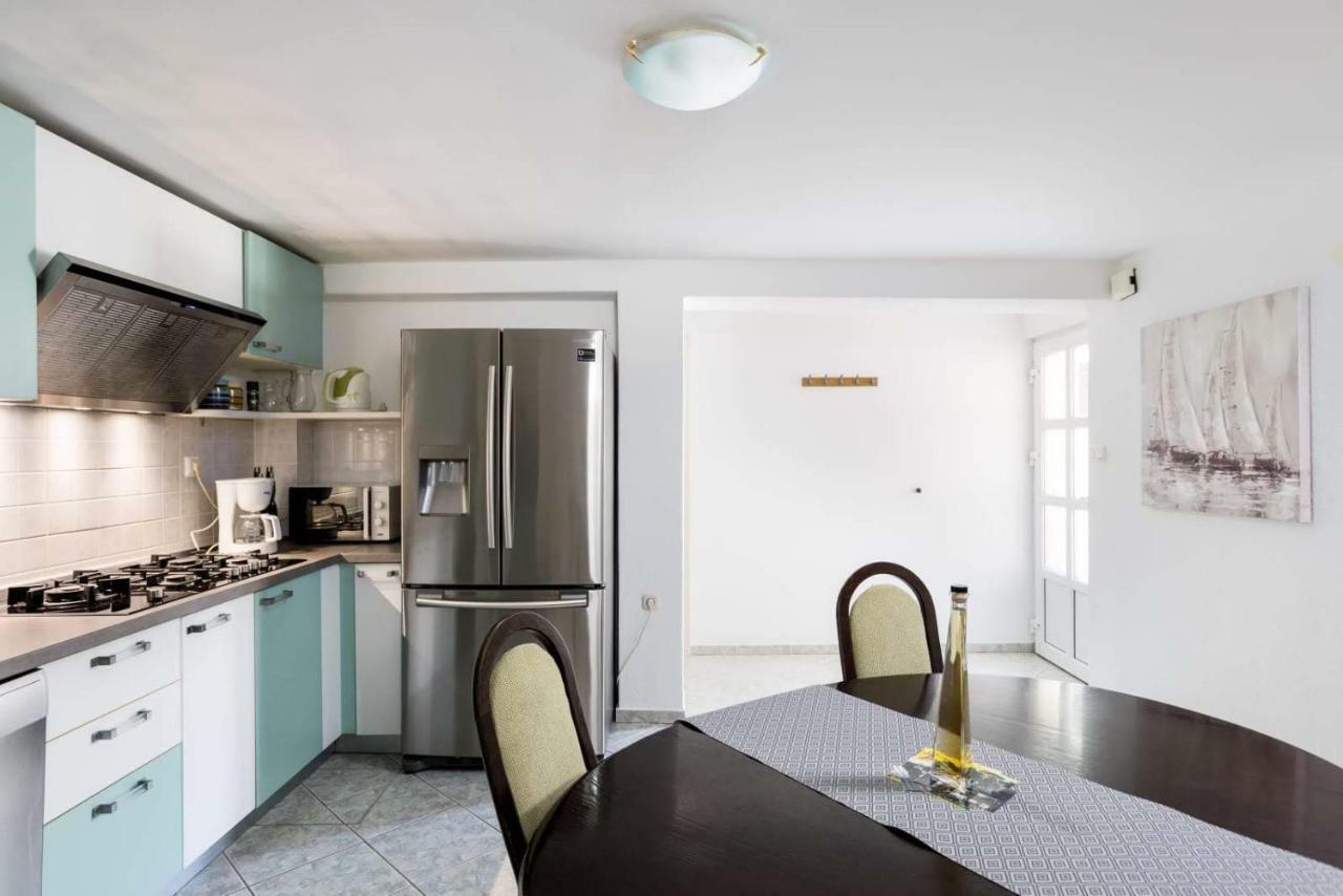 Apartmani Vinko Tribunj-Sovlje Tribalj Buitenkant foto