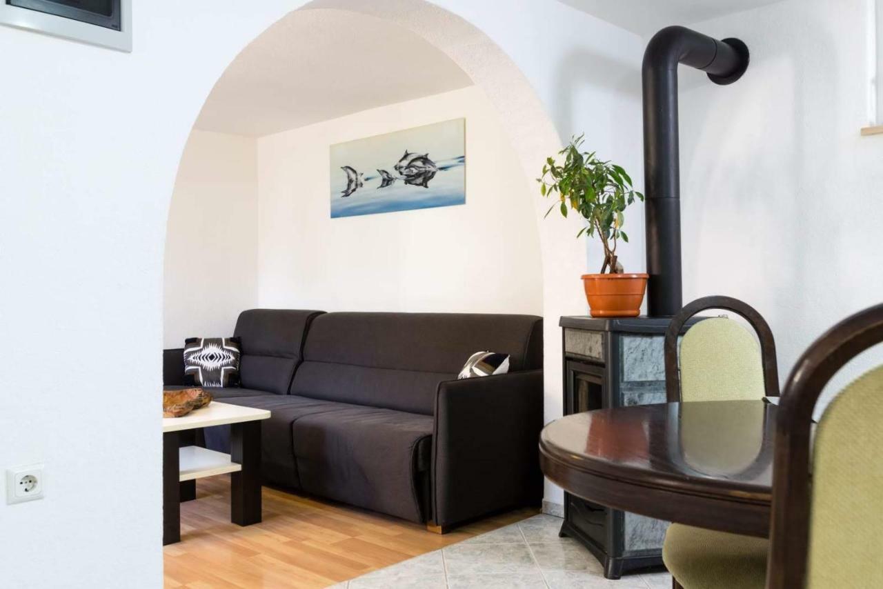 Apartmani Vinko Tribunj-Sovlje Tribalj Buitenkant foto