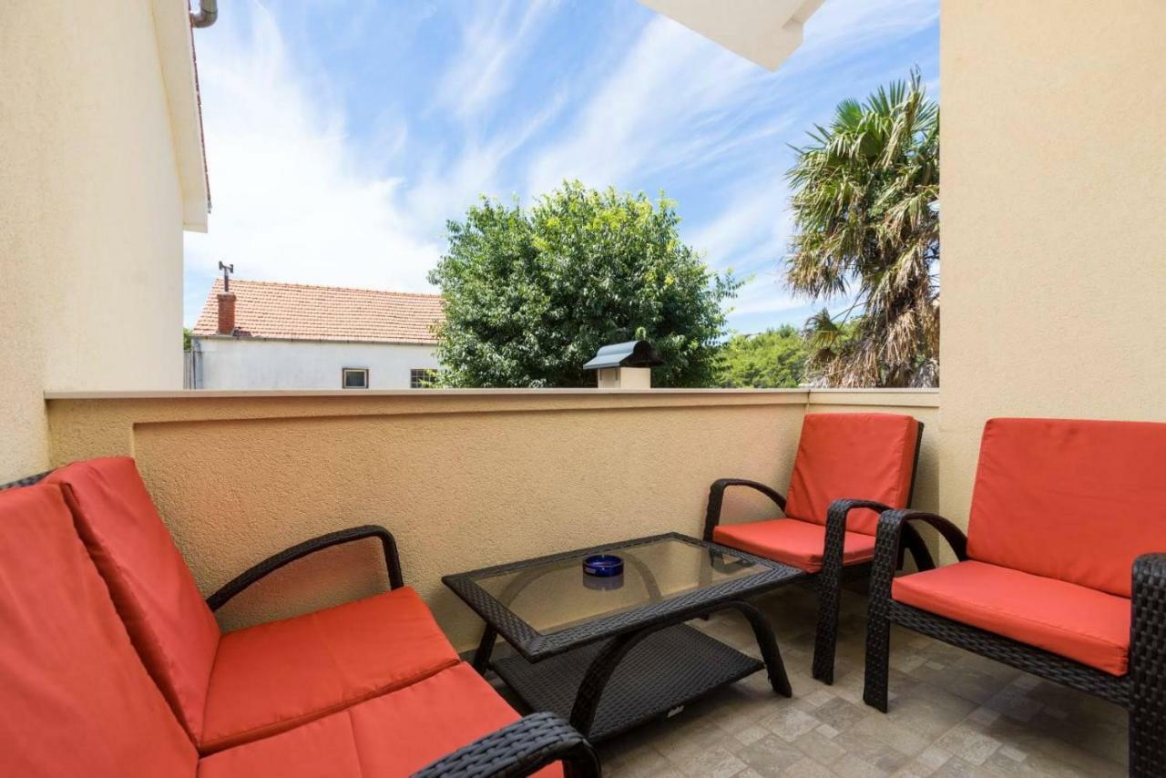 Apartmani Vinko Tribunj-Sovlje Tribalj Buitenkant foto
