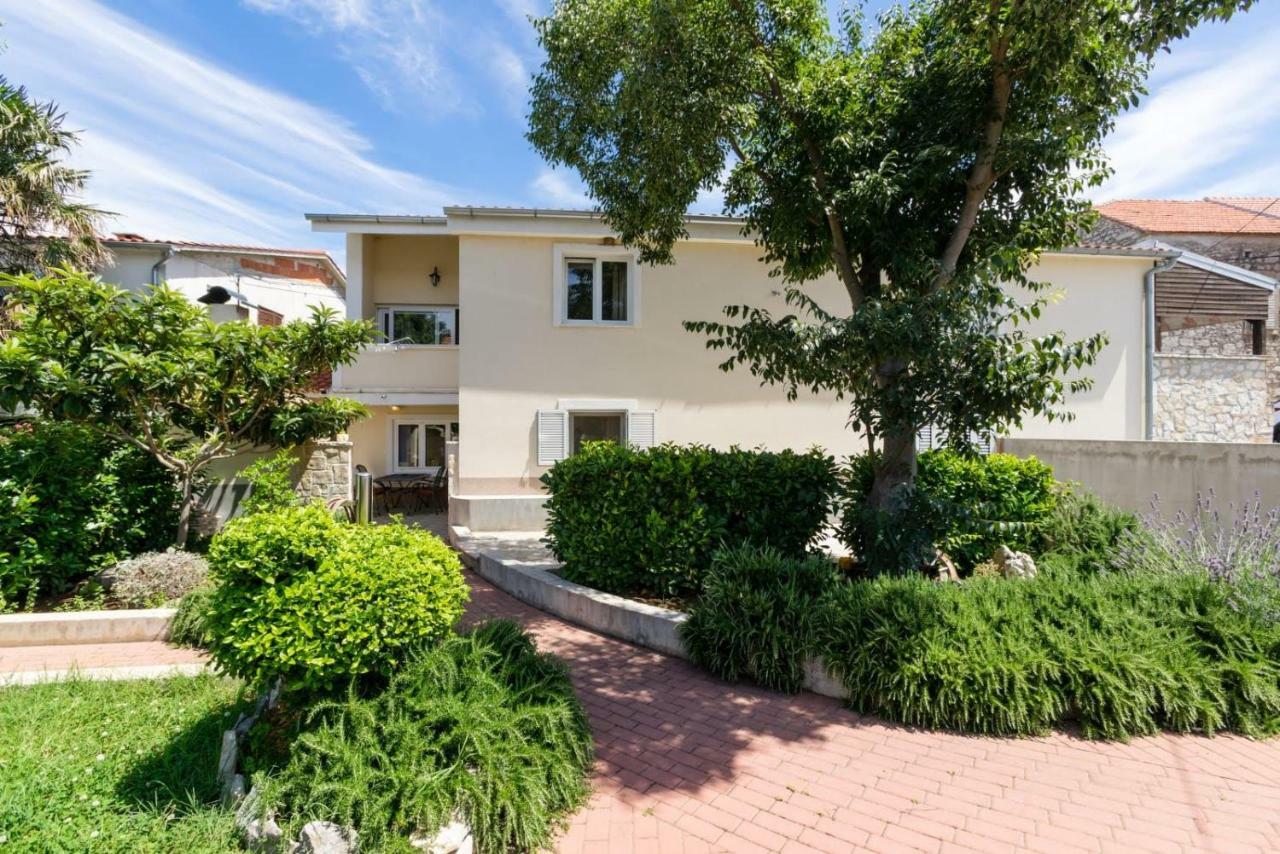 Apartmani Vinko Tribunj-Sovlje Tribalj Buitenkant foto