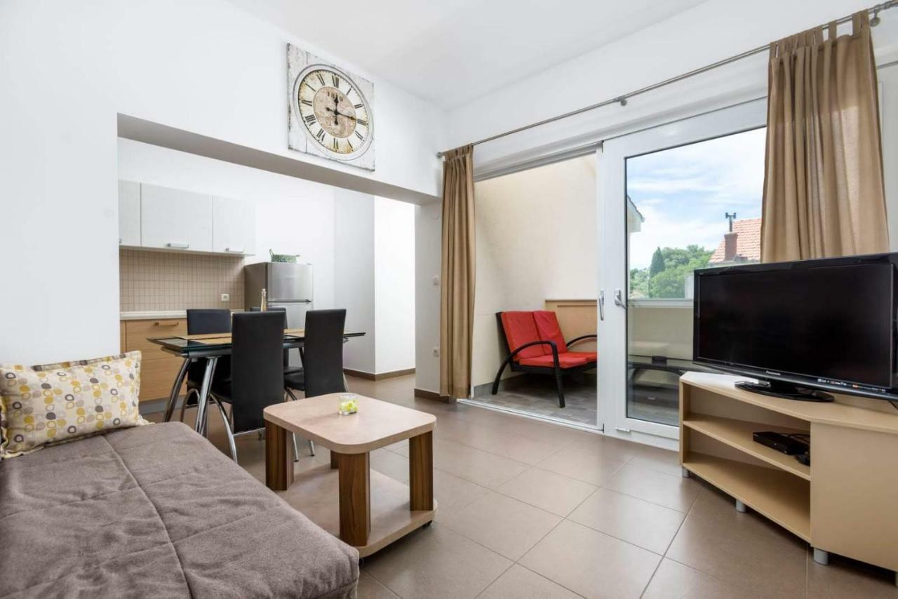 Apartmani Vinko Tribunj-Sovlje Tribalj Buitenkant foto